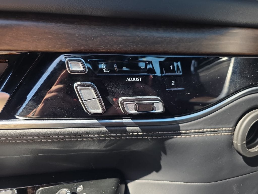 2024 Jeep Grand Wagoneer L BASE