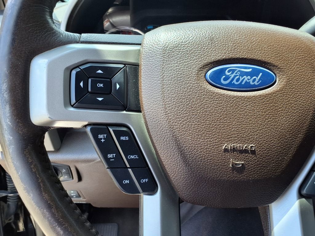 2017 Ford Super Duty F-250 SRW Lariat