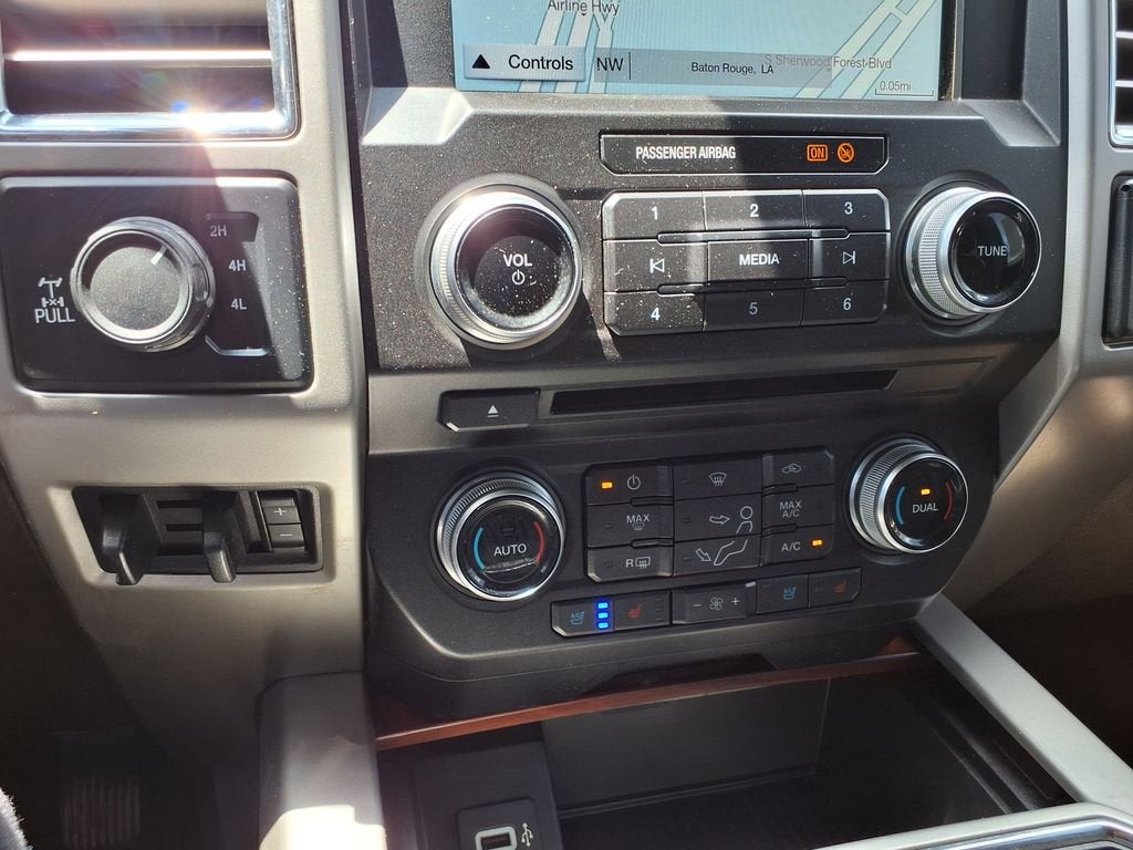 2017 Ford Super Duty F-250 SRW Lariat