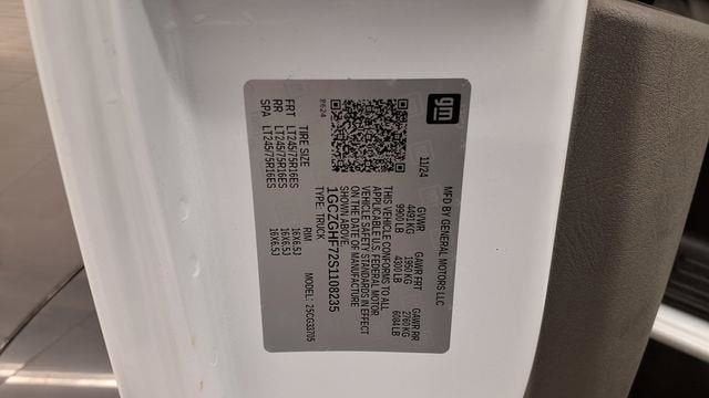 2025 Chevrolet Express Cargo 3500 WT