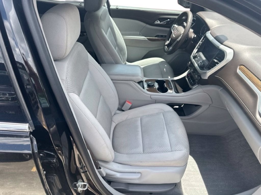2022 GMC Acadia SLE