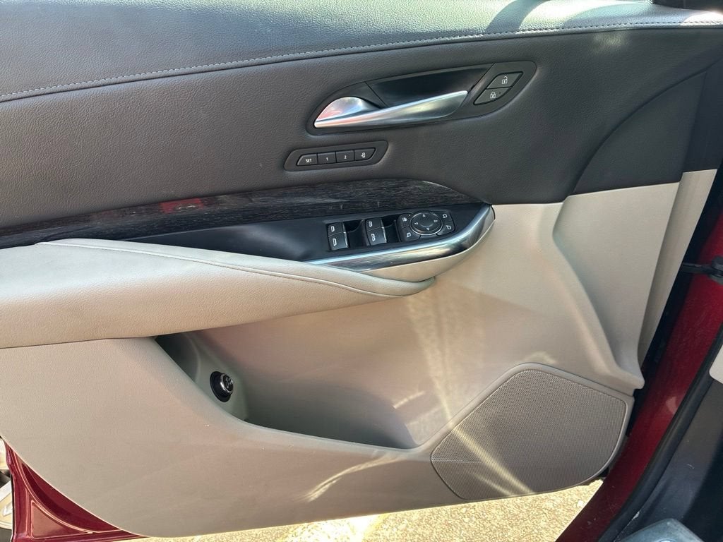 2023 Cadillac XT4 FWD Premium Luxury