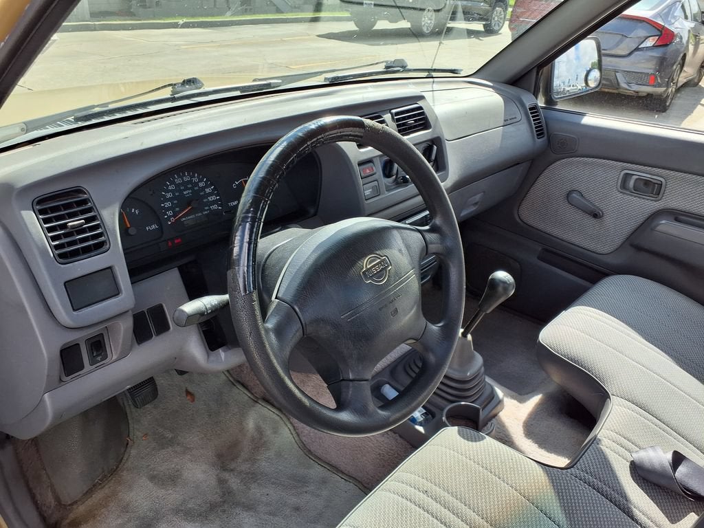 1998 Nissan Frontier 2WD XE
