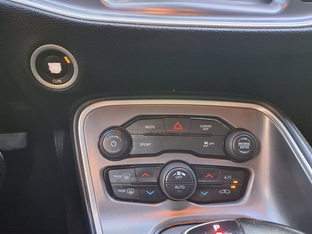 2021 Dodge Challenger SXT