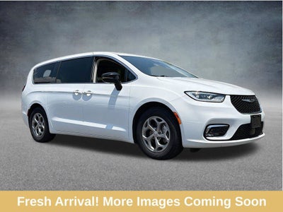 2023 Chrysler Pacifica Hybrid Touring L