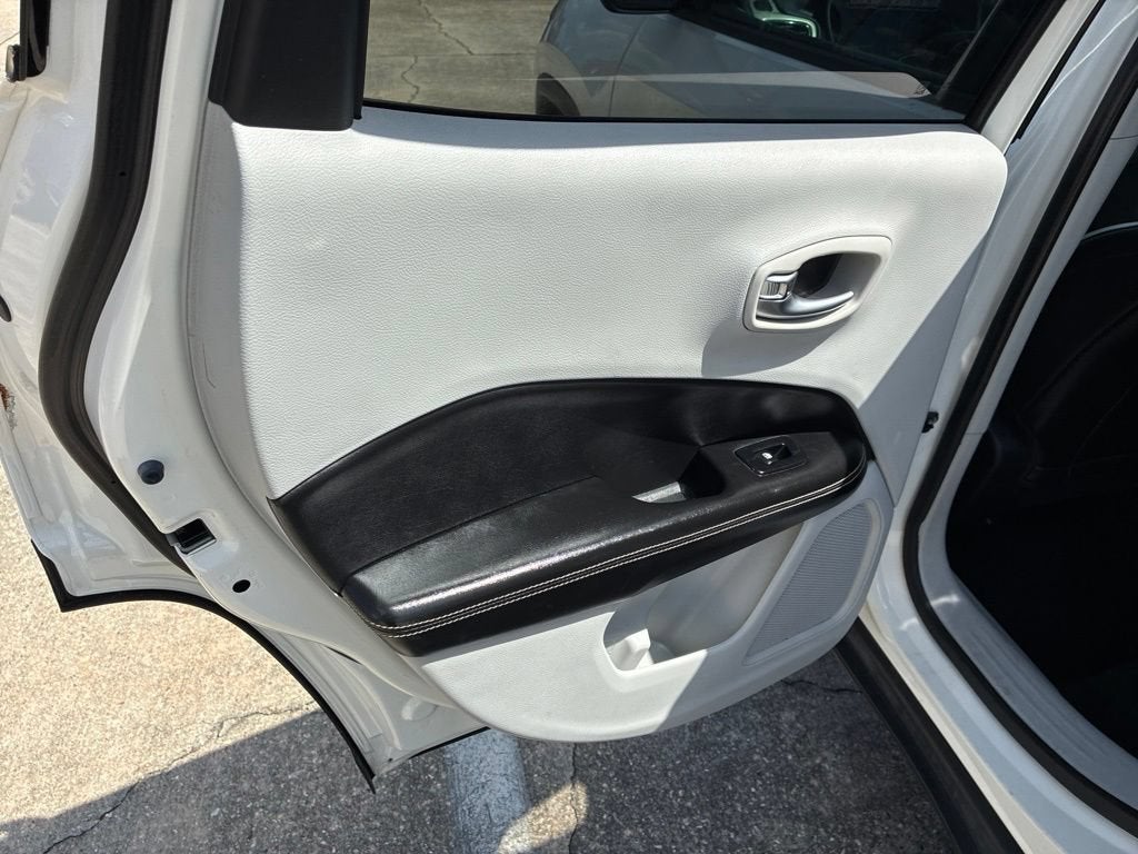 2019 Jeep Compass Latitude w/Sun/Wheel Pkg