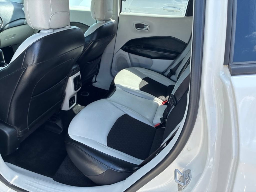 2019 Jeep Compass Latitude w/Sun/Wheel Pkg