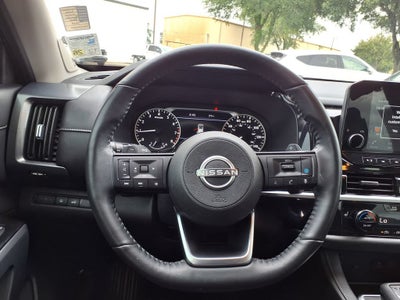 2022 Nissan Pathfinder SL