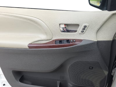 2011 Toyota Sienna XLE AAS
