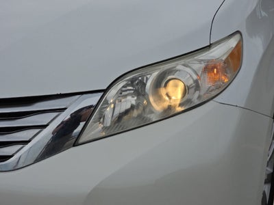 2011 Toyota Sienna XLE AAS