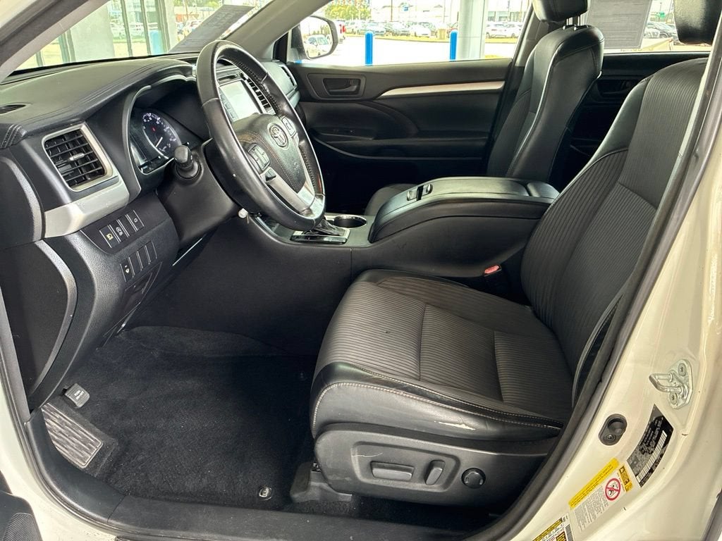 2017 Toyota Highlander LE