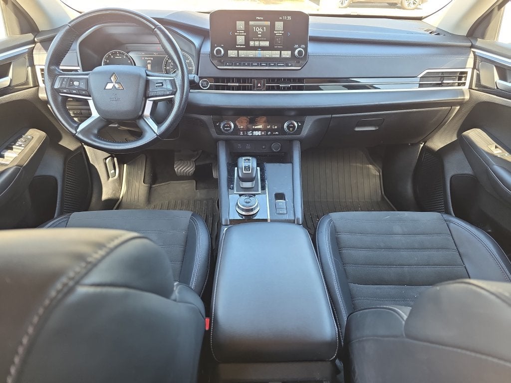 2024 Mitsubishi Outlander SE
