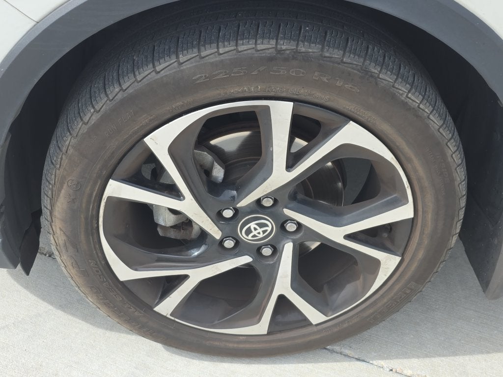 2021 Toyota C-HR LE