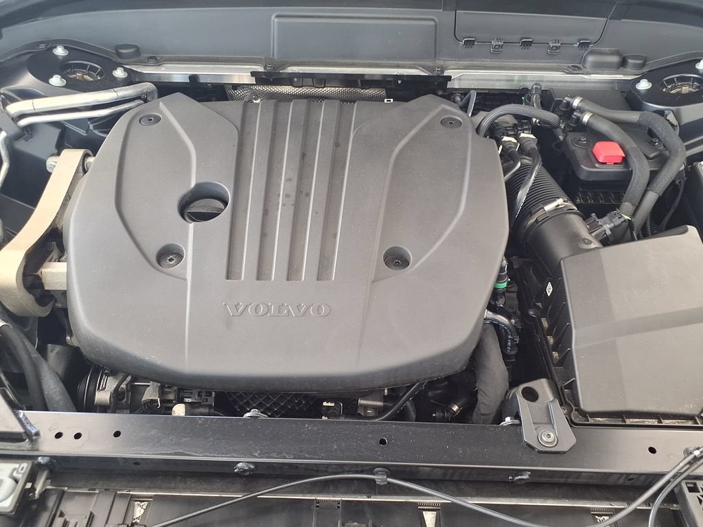 2024 Volvo XC60 Plus Dark Theme