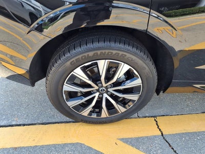 2024 Volvo XC60 Plus Dark Theme