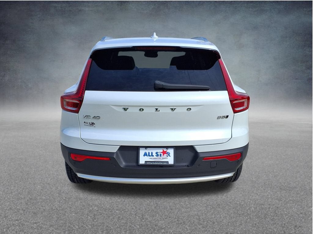 2023 Volvo XC40 Ultimate Bright Theme