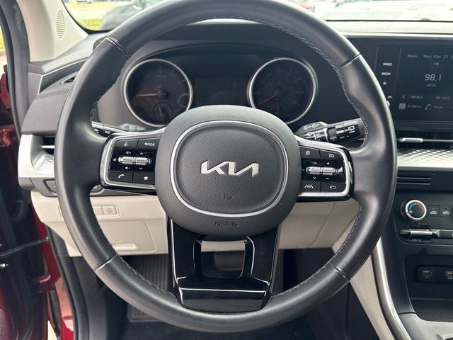 2024 Kia Carnival LX