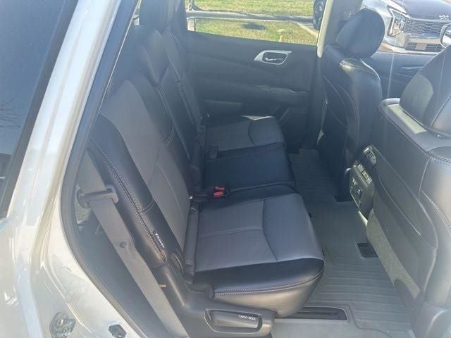 2020 Nissan Pathfinder SL