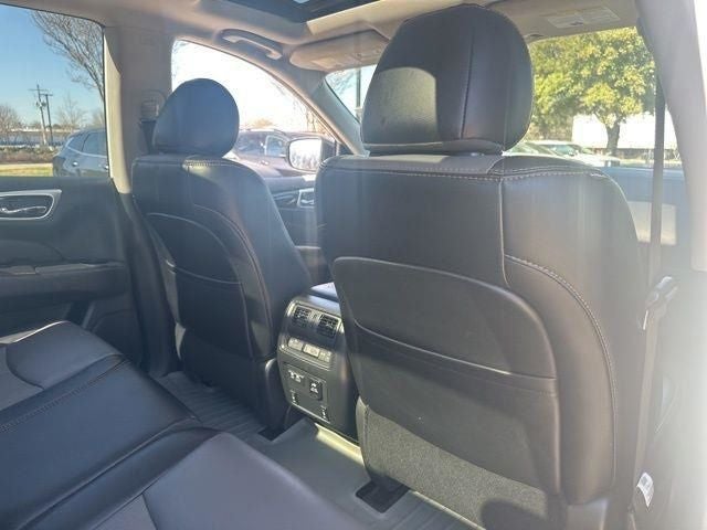 2020 Nissan Pathfinder SL