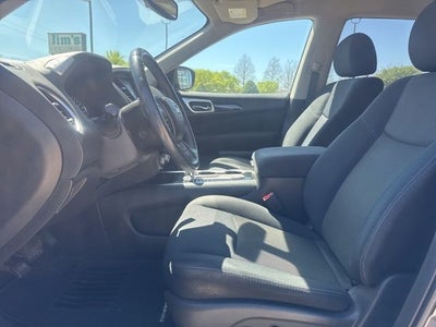 2017 Nissan Pathfinder SV