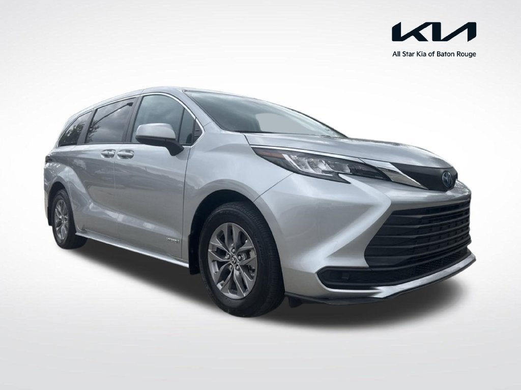2021 Toyota Sienna LE