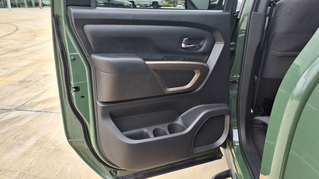 2024 Nissan Titan SV