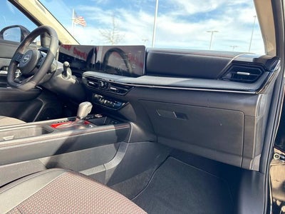 2025 Nissan Kicks SR