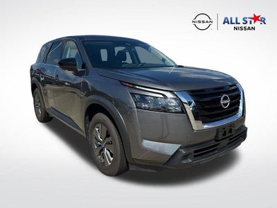 2024 Nissan Pathfinder S