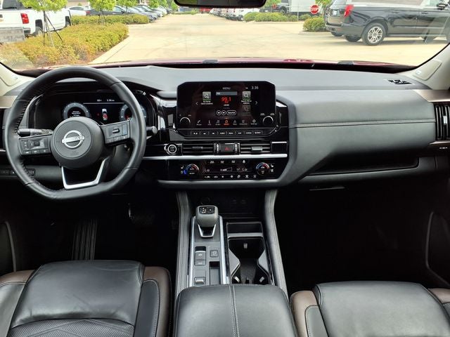 2024 Nissan Pathfinder Platinum