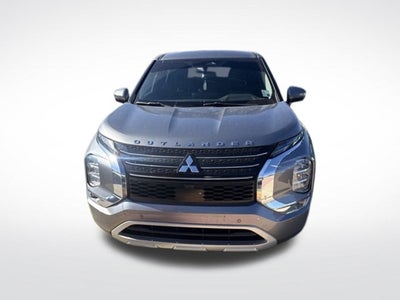 2023 Mitsubishi Outlander SE