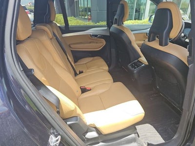 2017 Volvo XC90 T6 Momentum