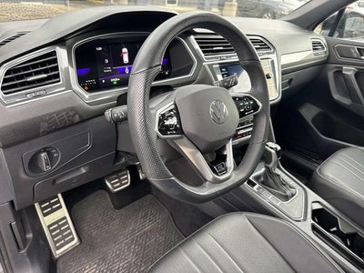 2024 Volkswagen Tiguan SE R-Line Black