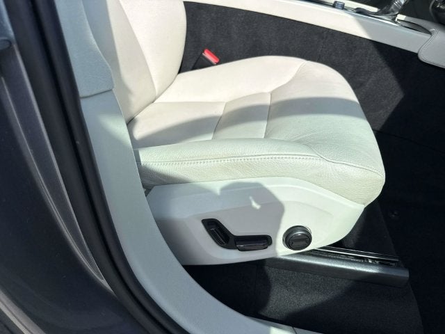 2019 Volvo XC90 Momentum