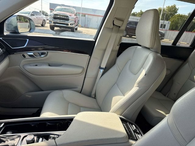 2019 Volvo XC90 Momentum