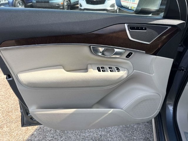 2019 Volvo XC90 Momentum