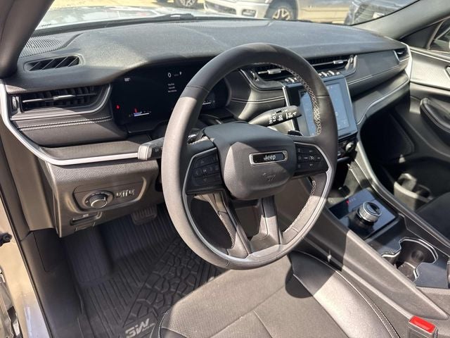 2023 Jeep Grand Cherokee L Altitude 4x2