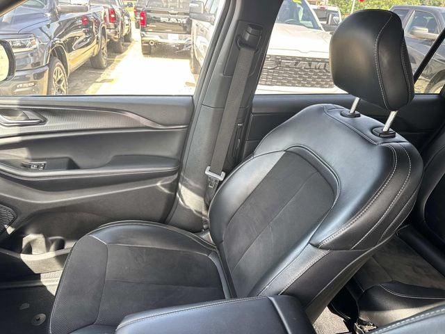 2023 Jeep Grand Cherokee L Altitude 4x2