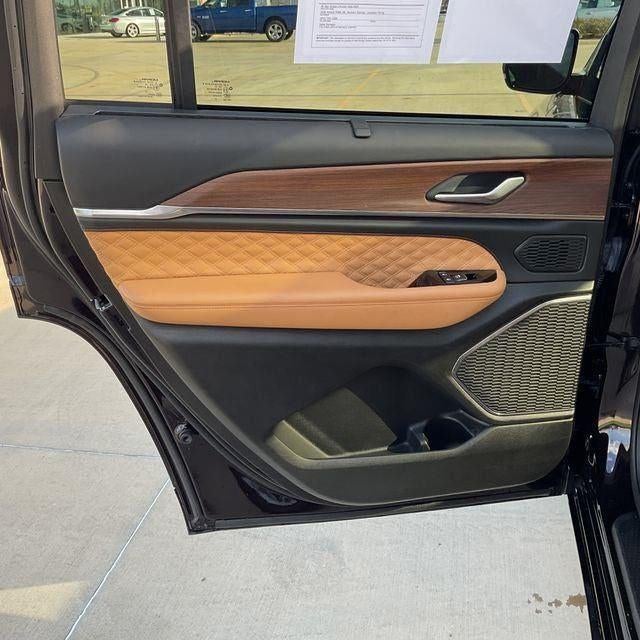 2023 Jeep Grand Cherokee L Summit 4x4