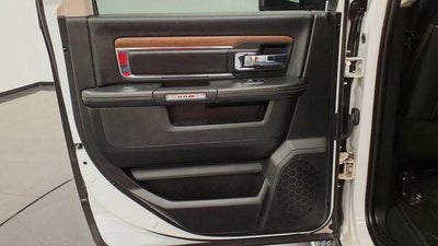 2018 RAM 1500 Laramie Crew Cab 4x4 5'7' Box