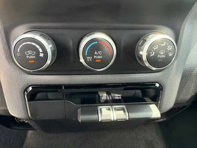 2023 RAM 1500 Big Horn Quad Cab 4x2 6'4' Box