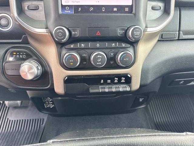 2022 RAM 1500 Laramie Crew Cab 4x2 5'7' Box