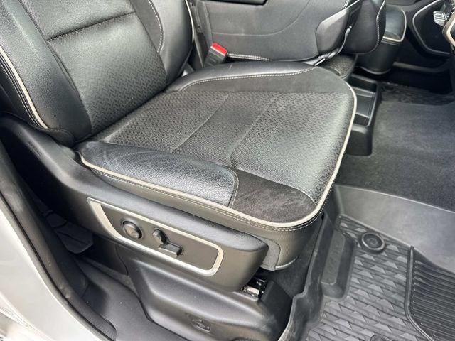 2022 RAM 1500 Laramie Crew Cab 4x2 5'7' Box