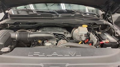 2020 RAM 1500 Laramie Crew Cab 4x4 5'7' Box