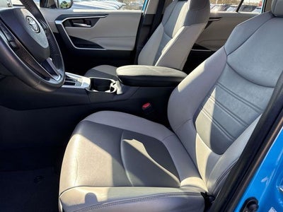 2020 Toyota RAV4 XLE Premium