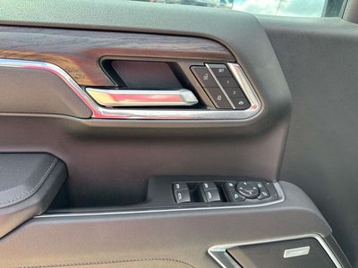 2025 GMC Sierra 1500 4WD Crew Cab Short Box SLT