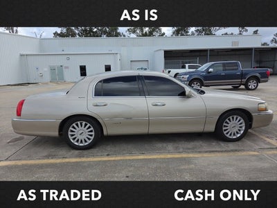 2005 Lincoln Town Car Signature