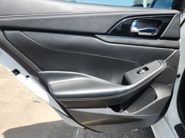 2022 Nissan Maxima SV