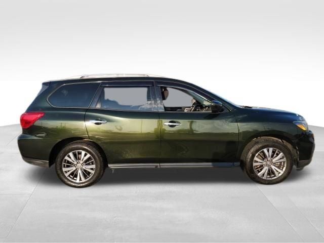 2020 Nissan Pathfinder SV