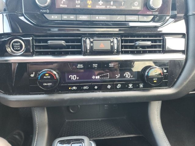 2022 Nissan Pathfinder SV