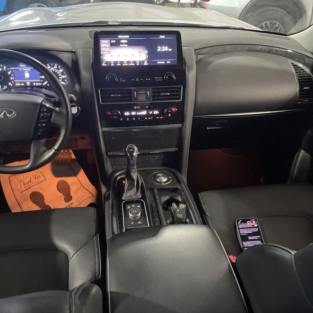 2023 INFINITI QX80 LUXE